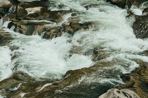 Explorez les différentes options de camping en montagne : guide exhaustif et conseils pratiques